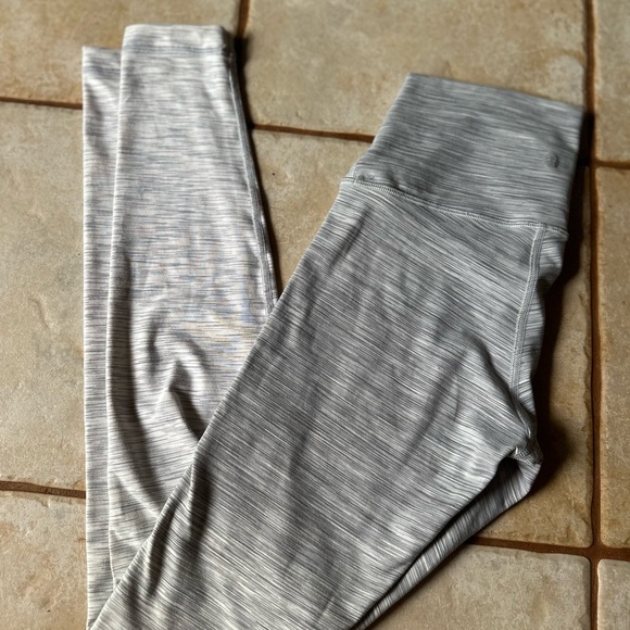 lululemon women’s leggings sizes 2 and 4 - Picture 10 of 12